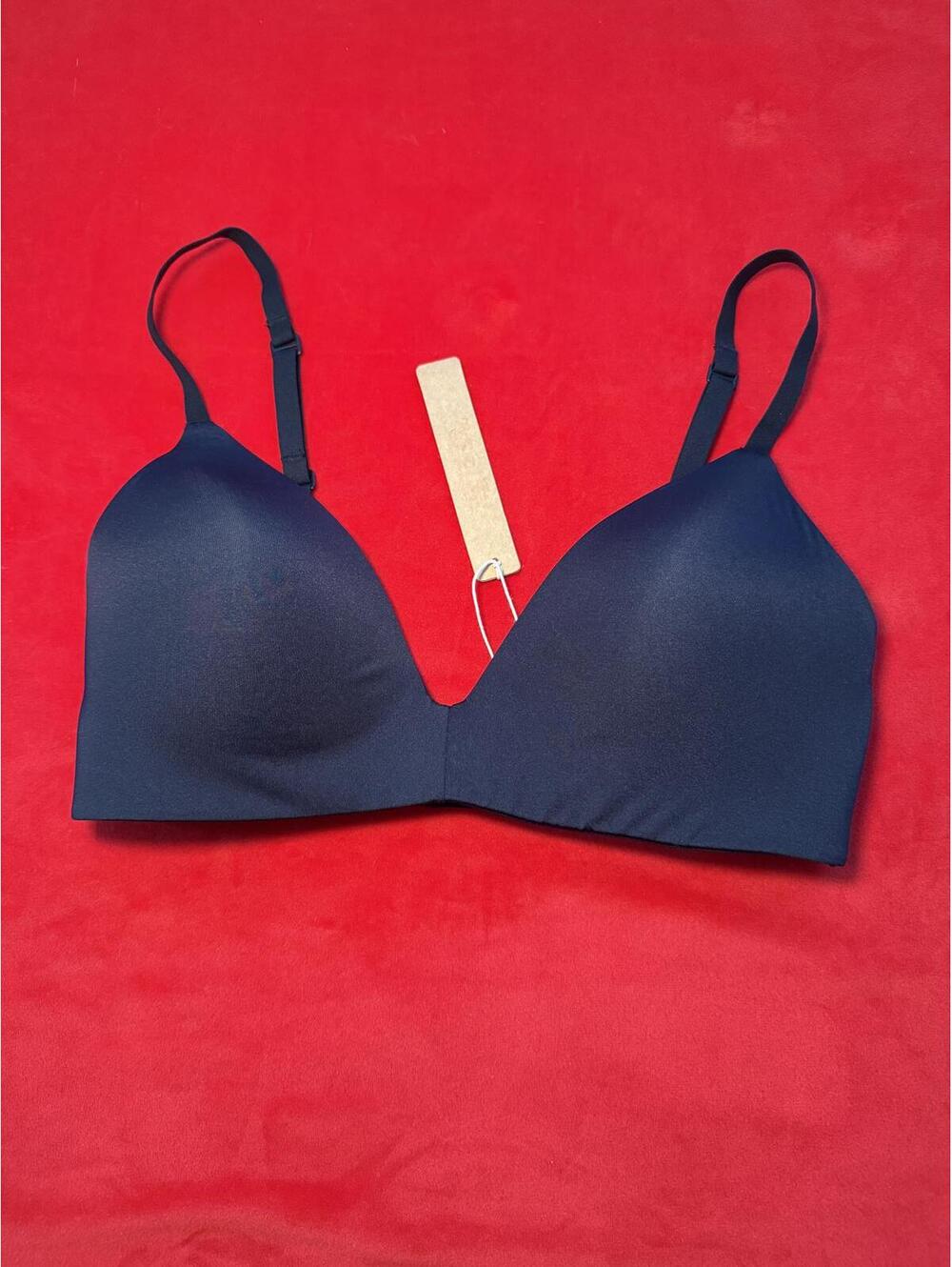 Skims Wireless Form T Shirt Bra Color ONYX Size 32C